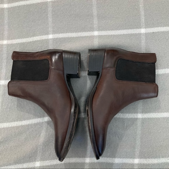 FRYE Sz 5.5B Dara  Chelsea Style Dark Brown Booties - Picture 4 of 10